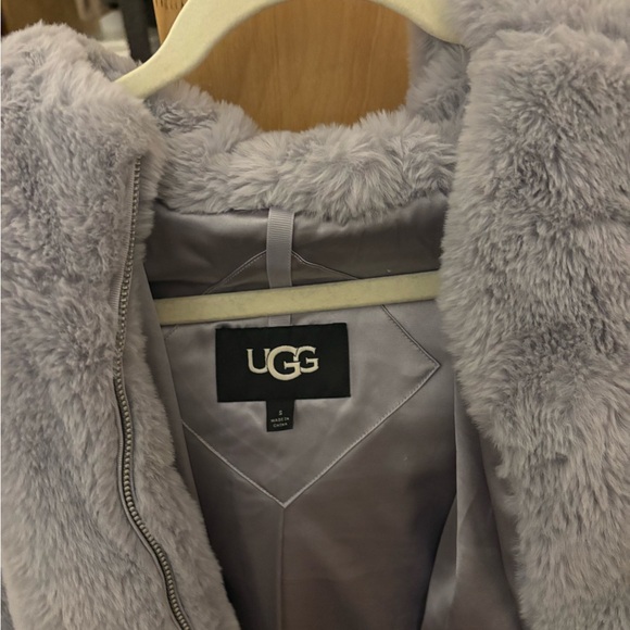 UGG Women’s Light Gray Faux Fur Coat - Picture 2 of 6